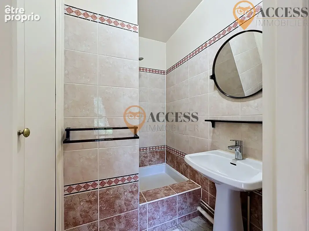 MARGENCY - Appartement avec cave, balcon et parking - photo 6