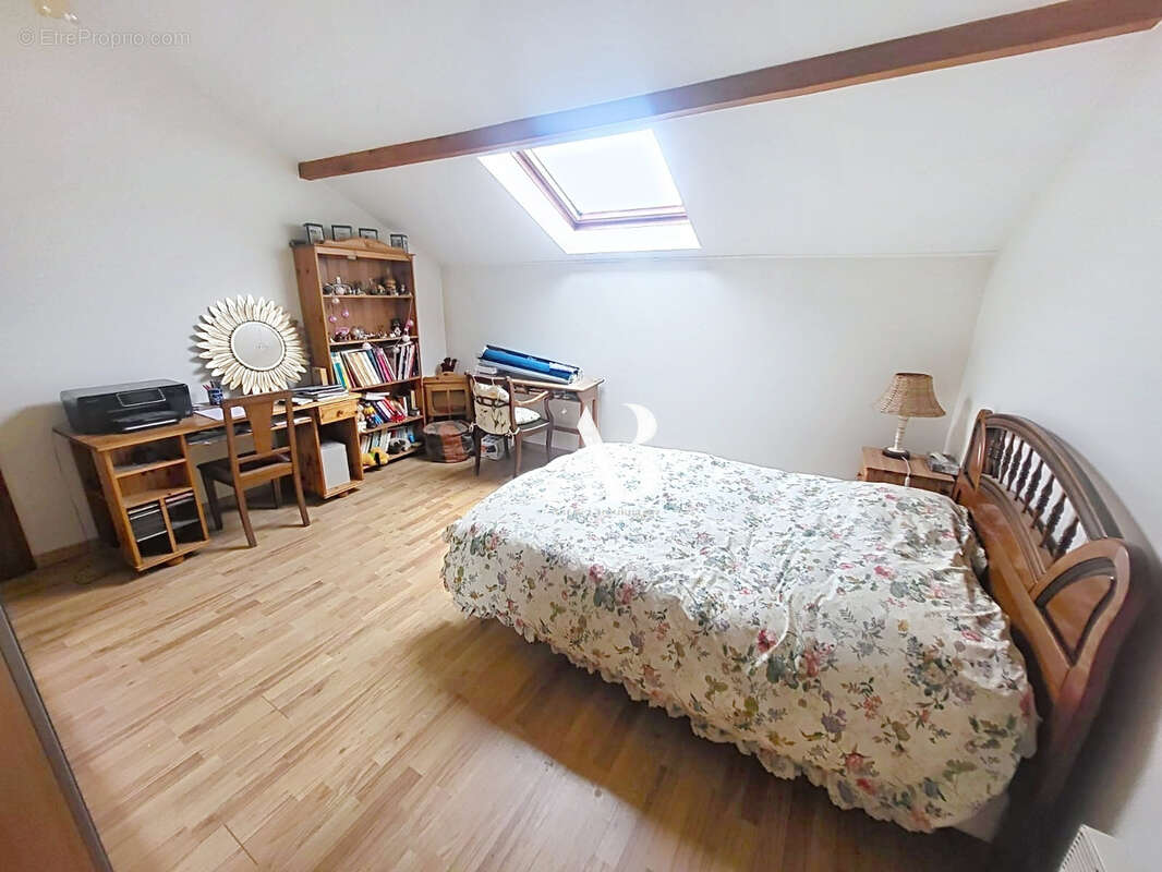 Maison familiale 7 pièces, 204 m2 sur un magnifique terrain de plus de 4 000 m2 - photo 6
