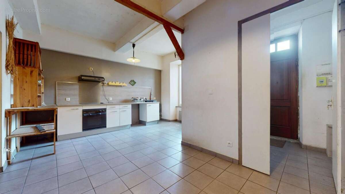 Maison climatisé R+2 avec local commercial  Conilhac Corbieres 7 pièce(s) 166 m2 cours exterieur - photo 6