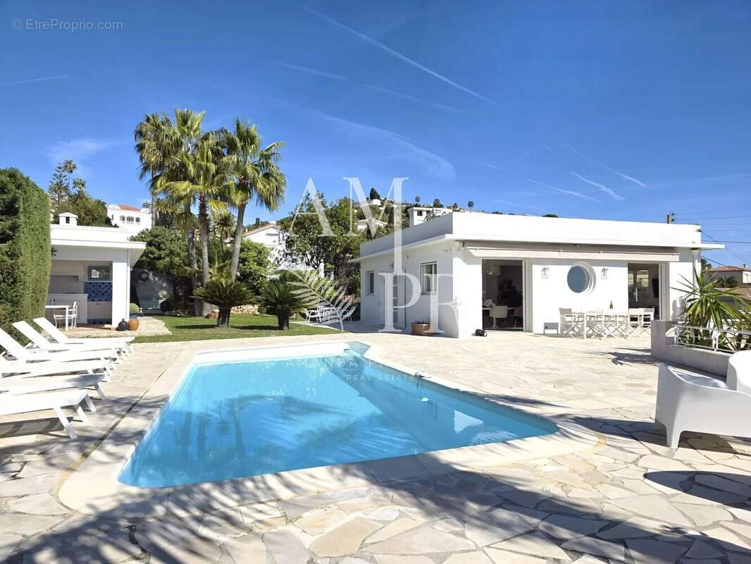 Maison à VALLAURIS