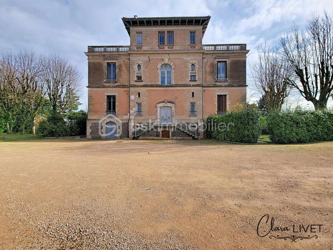 Appartement à LIMAS