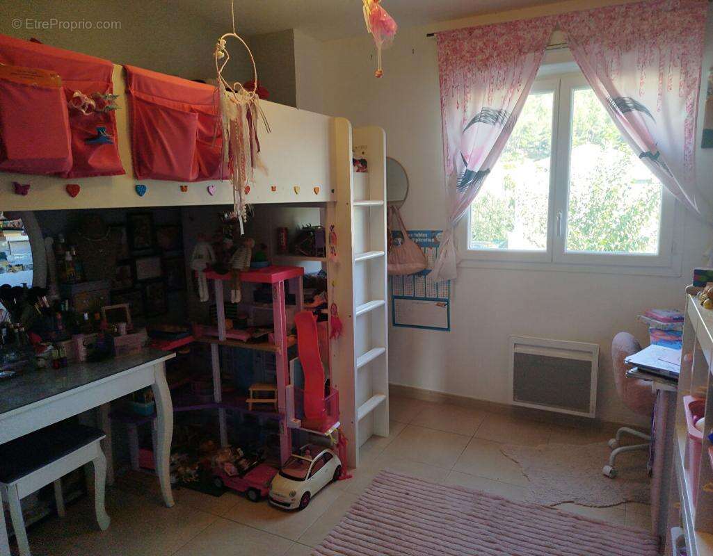 Maison à CUGES-LES-PINS