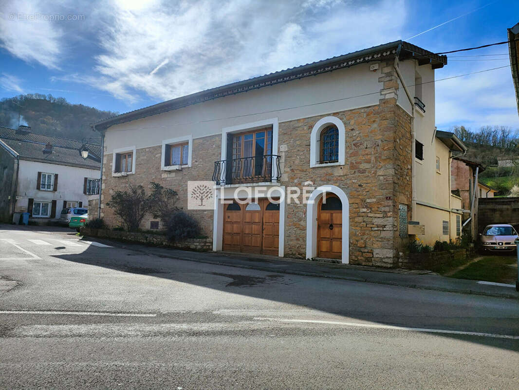 Maison à COUSANCE