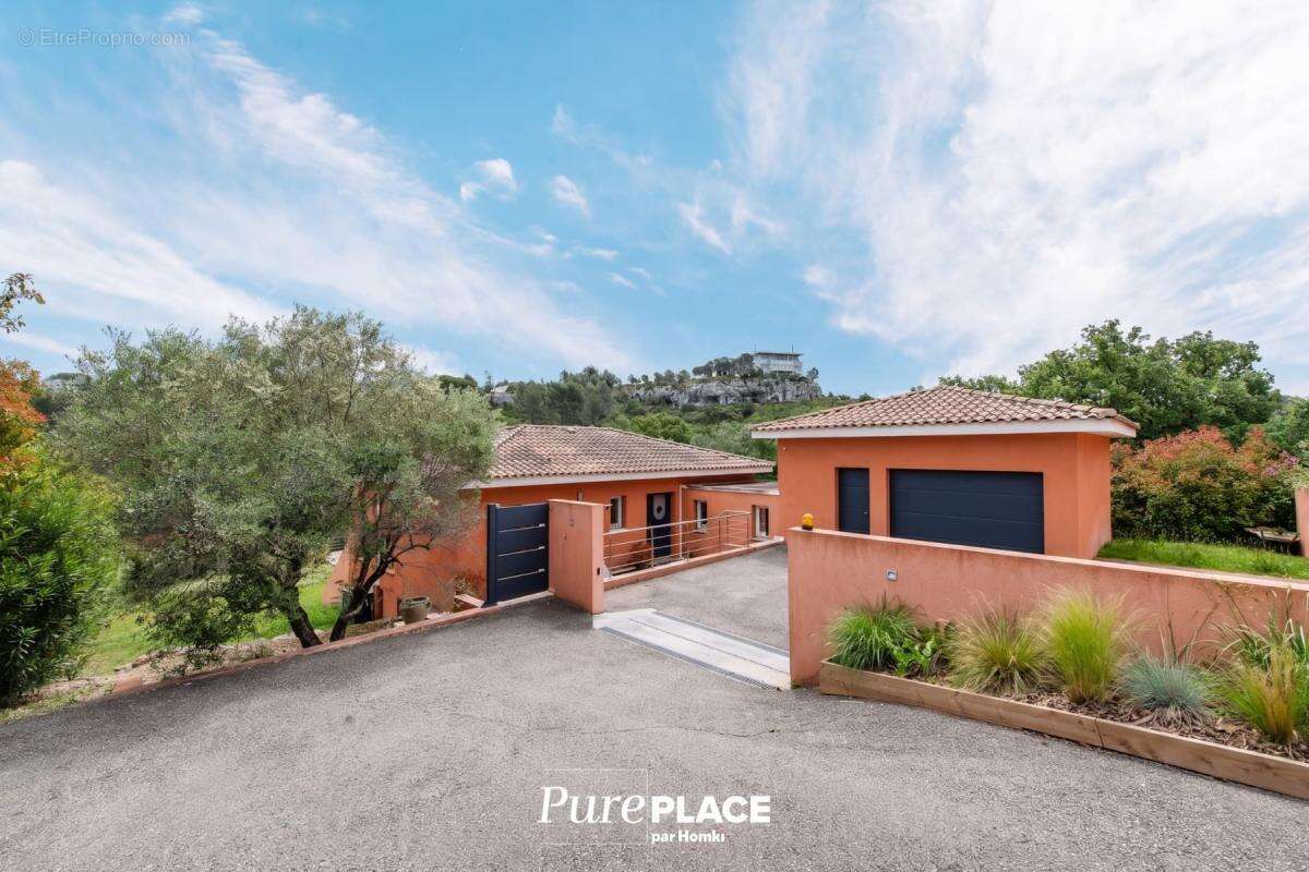 Maison/Villa T6 de 180 m2 à Aix-en-ProvenceÉlégante maison contemporaine avec piscine – environnement sécurisé près d’Aix-en-Pro - photo 3