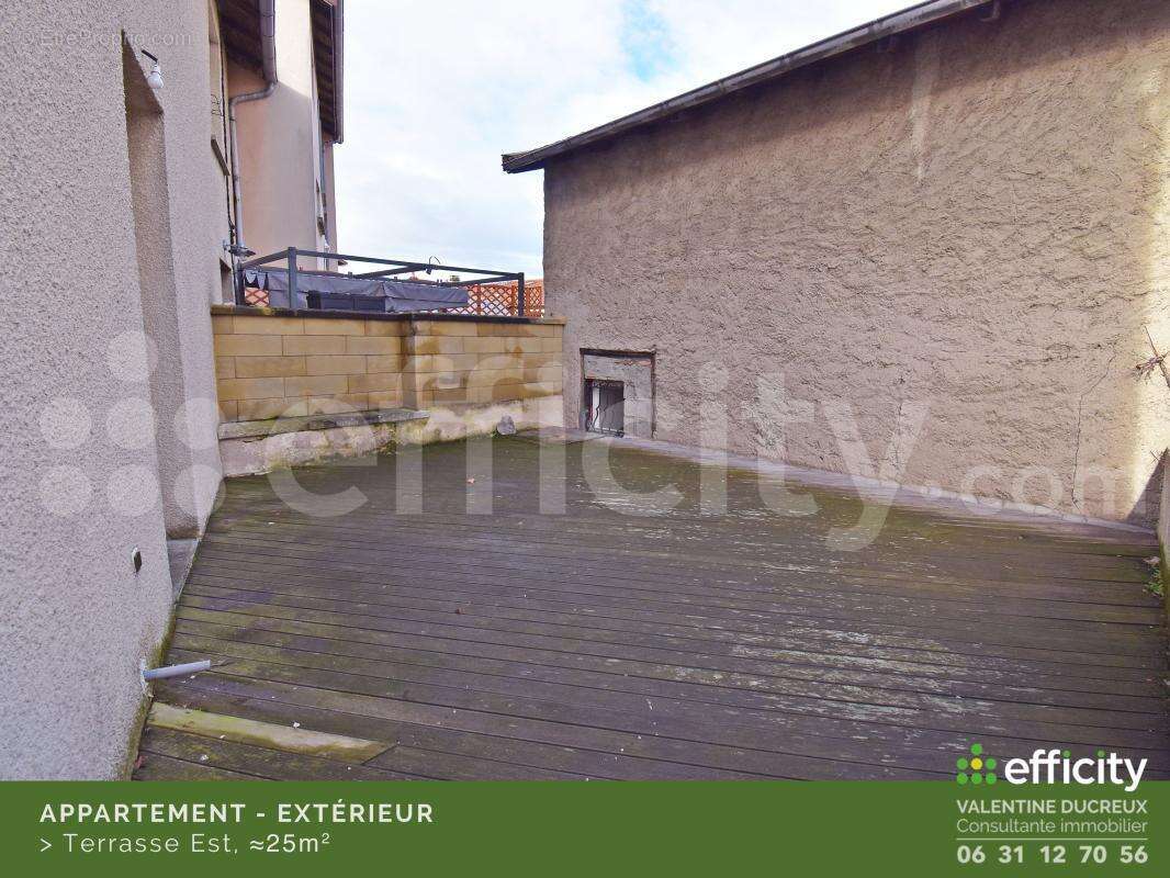 Appartement à CHAZELLES-SUR-LYON