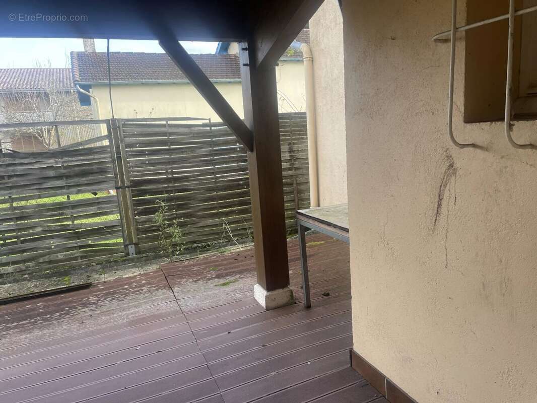 GRANDE MAISON avec jardin et garage. - photo 14
