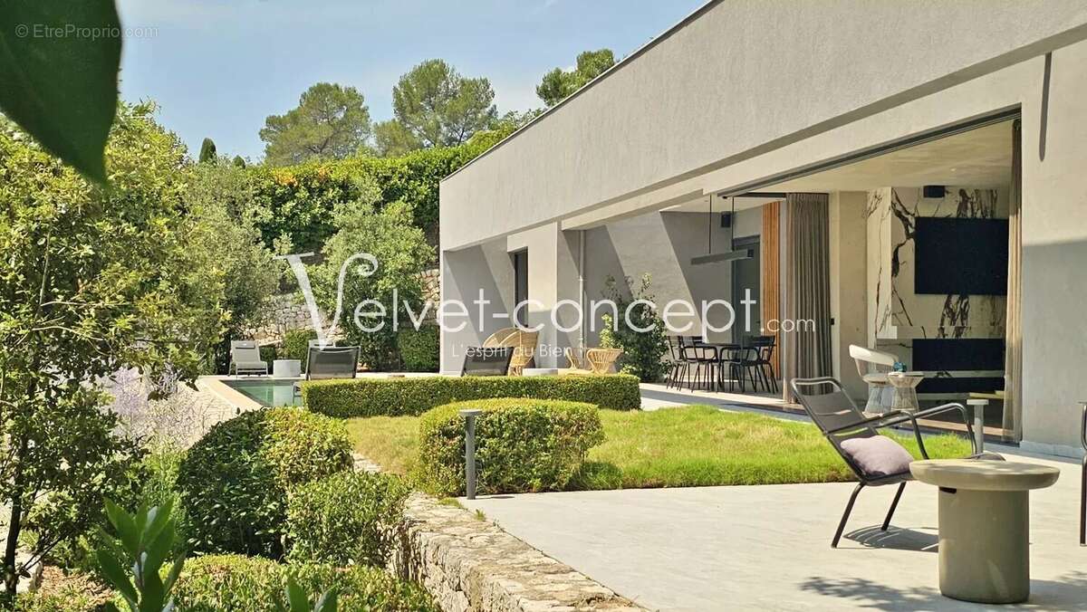 Maison à VALBONNE