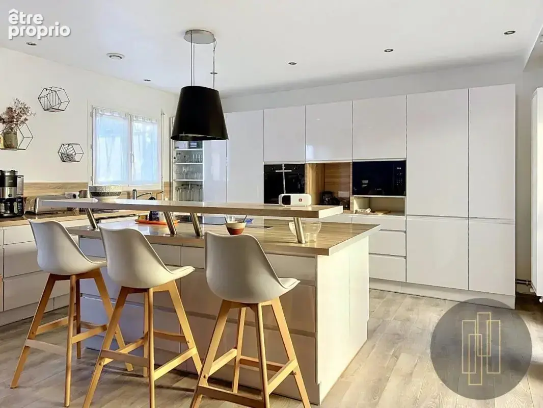 Exclusivité - Maison de ville avec pation - T4 110,64 m² avec patio de 16 m², trois chambres et garage - photo 2