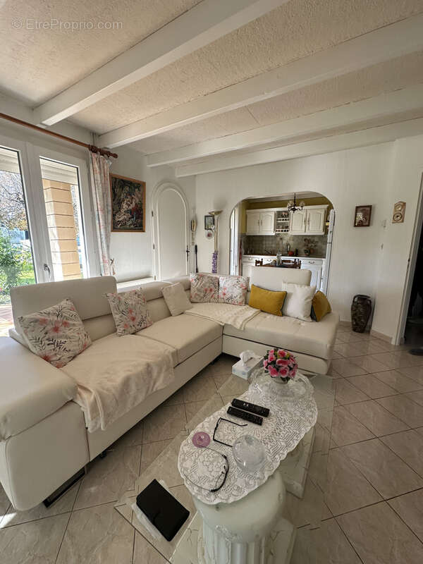 Maison à LA ROCHE-CHALAIS