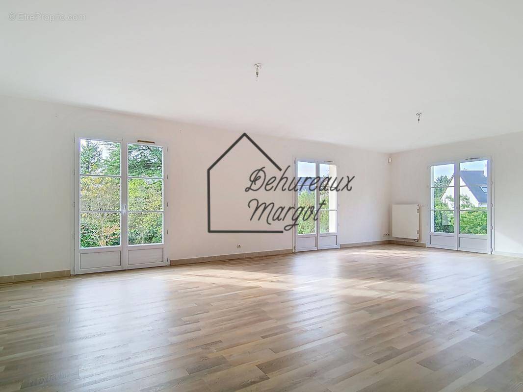 Maison à SAINT-CYR-SUR-LOIRE