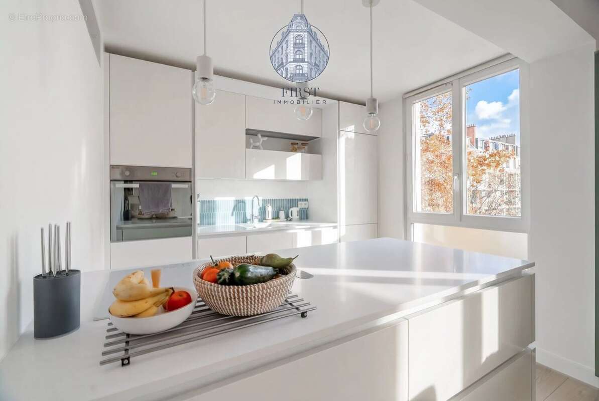 Appartement à PARIS-17E