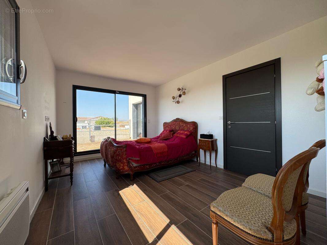 Villa d'exception aux volumes spectaculaires et prestations haut de gamme - photo 12