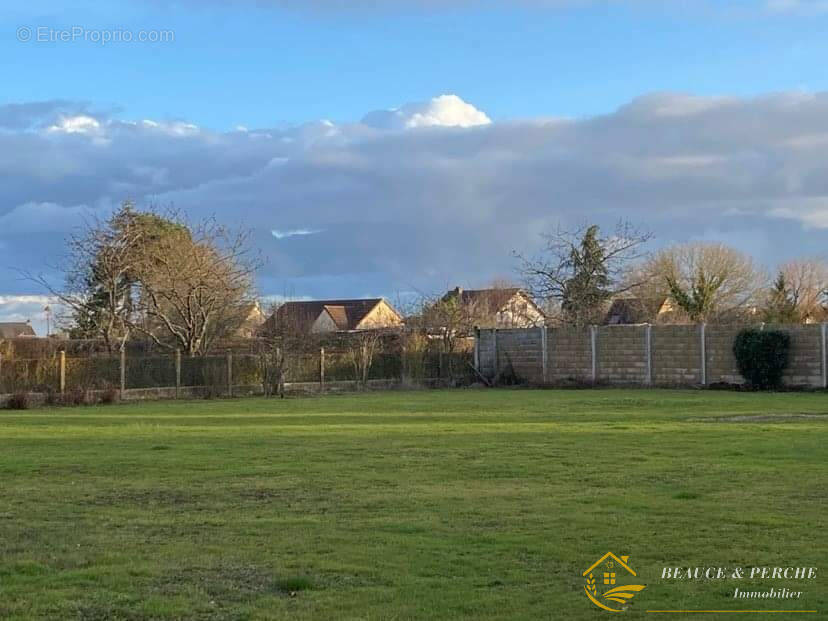 Terrain à ILLIERS-COMBRAY