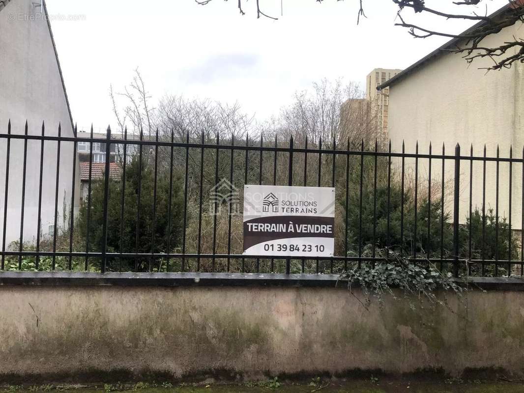 Terrain à VIGNEUX-SUR-SEINE