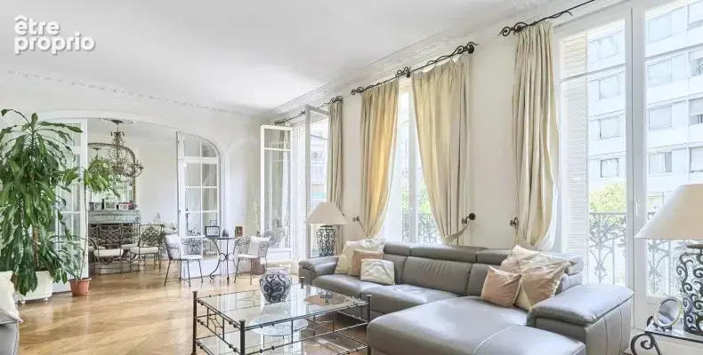 PASSY 75016 - 5 pieces 148 m2 + balcon - photo 2