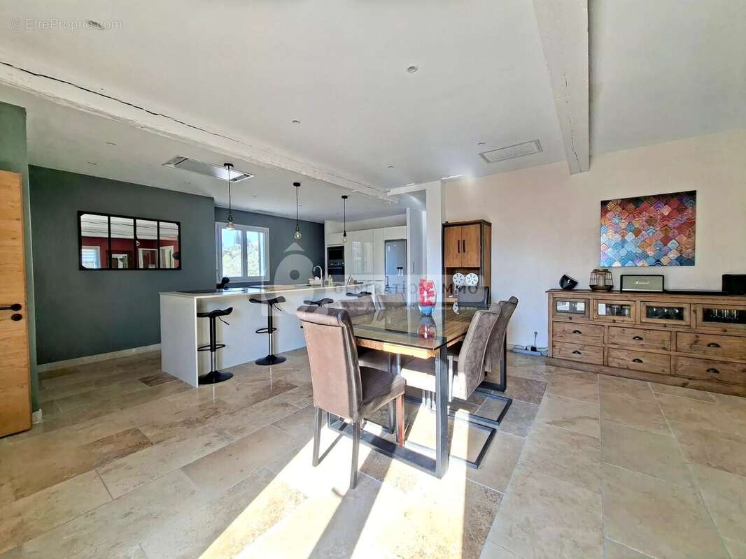 Villa de plain-pied avec piscine à Fontvieille - photo 15
