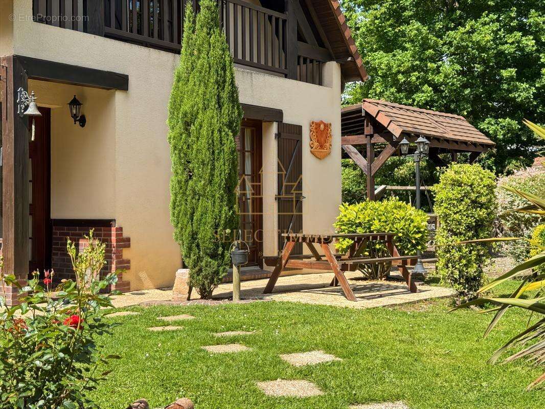 Maison à MANDRES