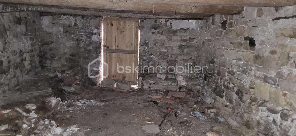 Maison à VILLEMAGNE-L&#039;ARGENTIERE