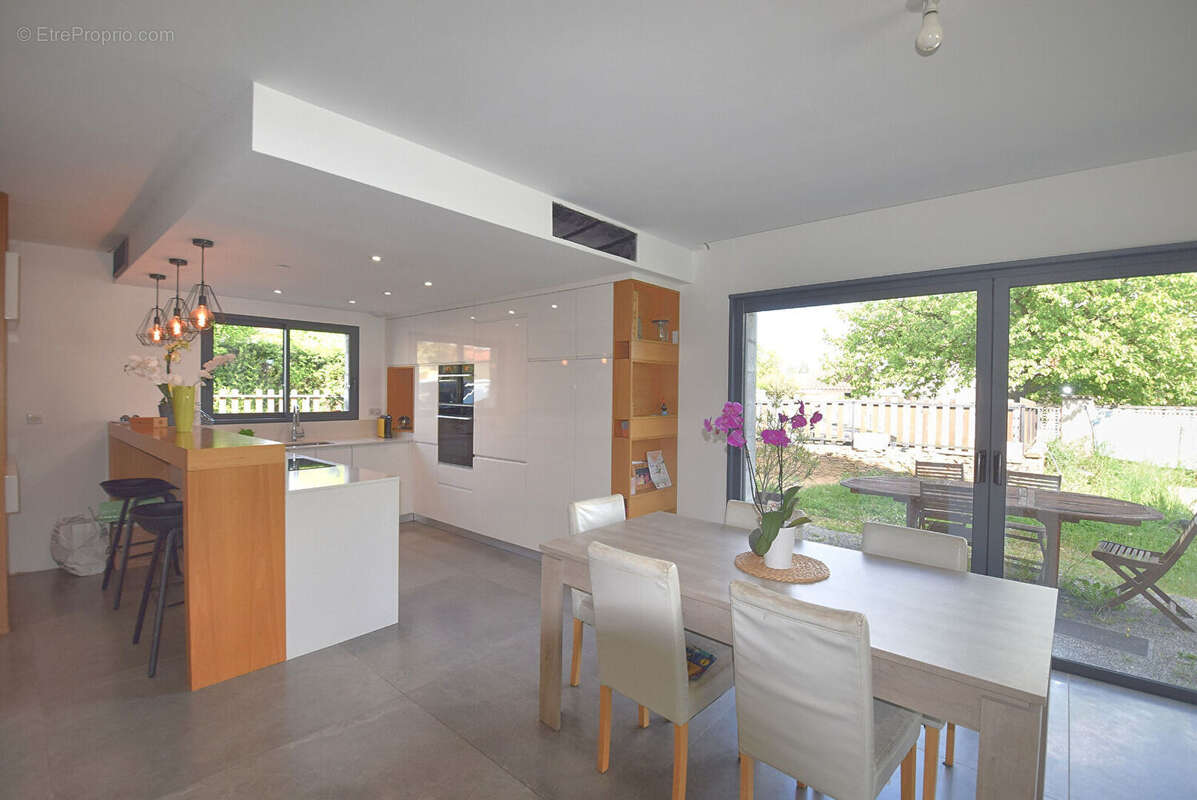 Maison à CHAZAY-D'AZERGUES