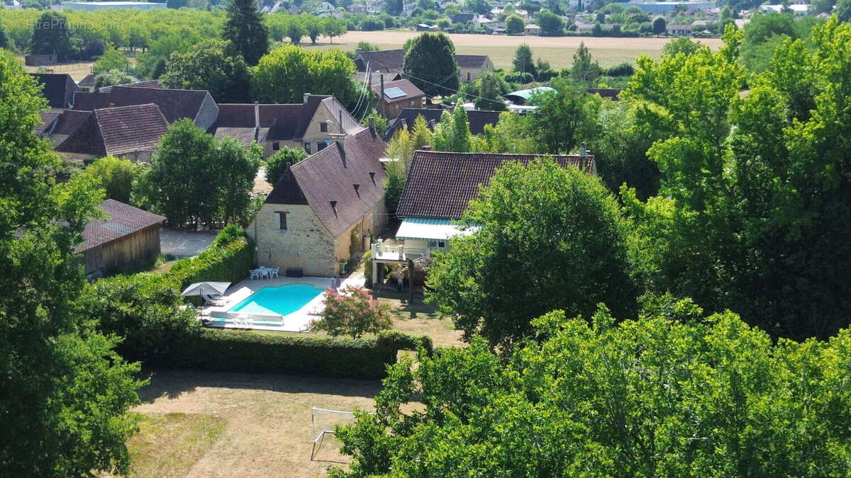 DJI0016 - Maison à LE BUGUE