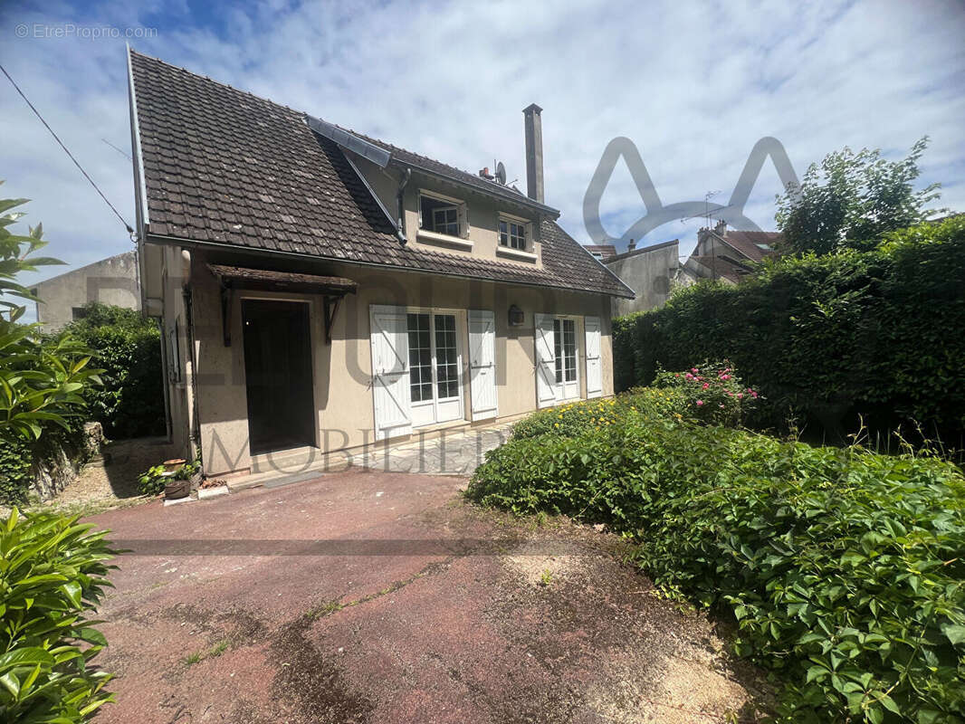 Maison à COULOMMIERS