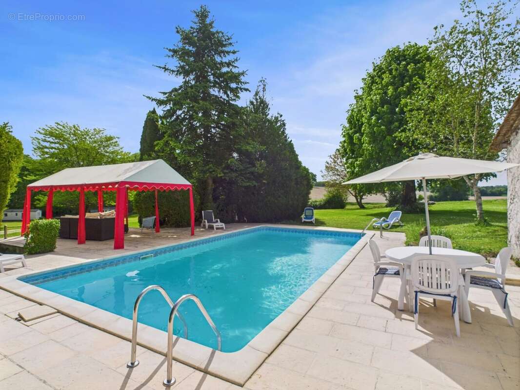 Maison à POULLIGNAC