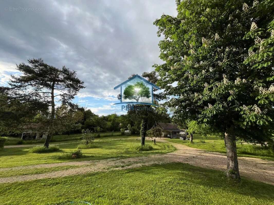 Maison à MONTALIEU-VERCIEU