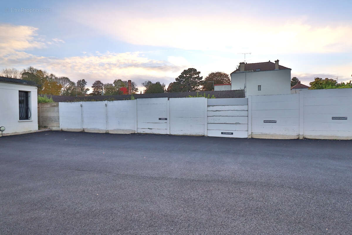 Place de Parking Sainte-Savine - photo 2