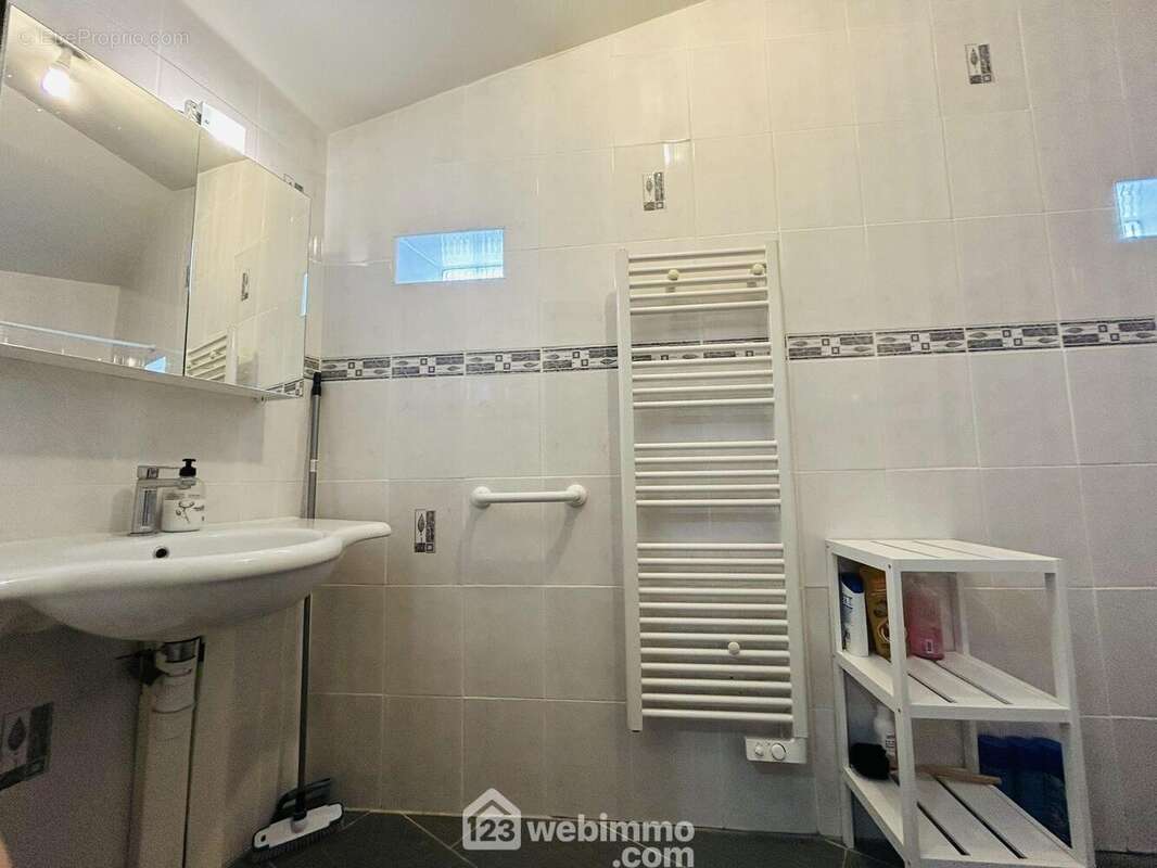 Maison 117 m² à Claira  - photo 7