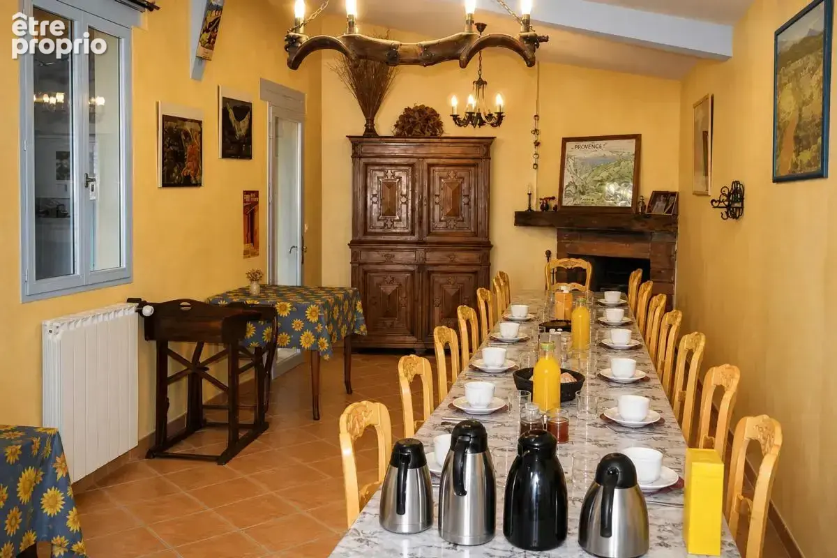 Propriété de 15 pièces de 400 m² à Revest-du-Bion - photo 8