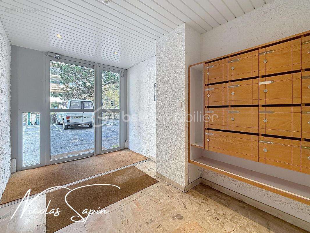 studio avec balcon et place de parking - photo 11