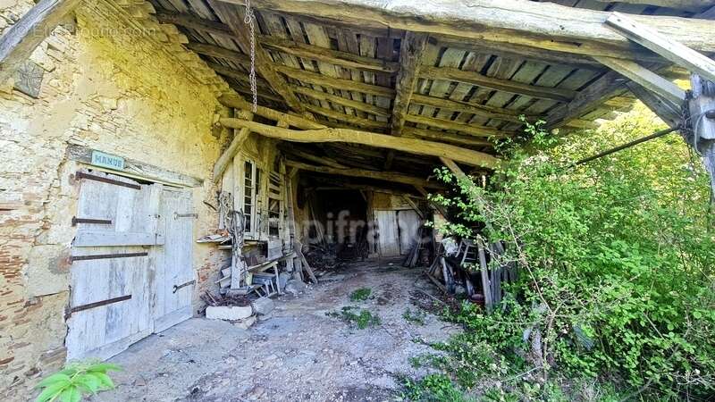 À vendre : Propriété à restaurer, à 10 mn d'Auvillar, d'environ 240 m2 habitables, sur terrain de 7400 m2  (82) - photo 20