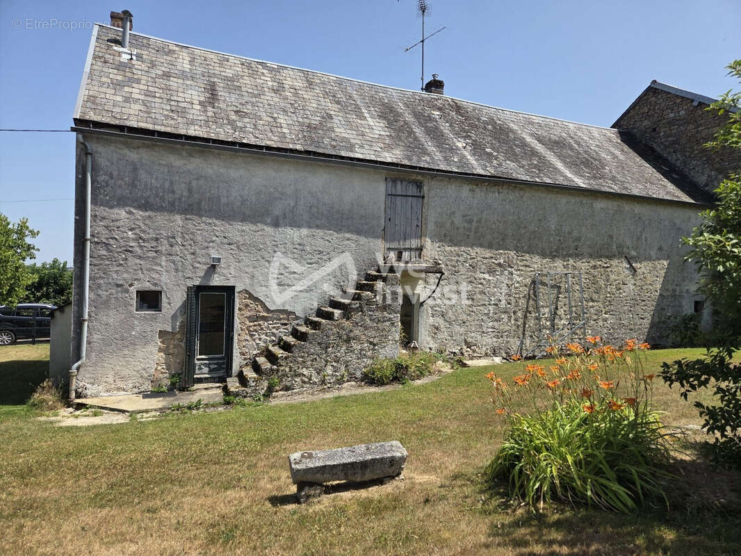 Maison à QUARRE-LES-TOMBES