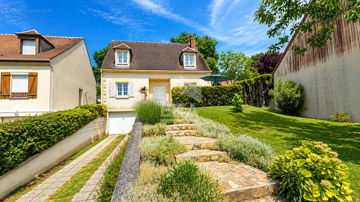 Maison à CHAUMONTEL