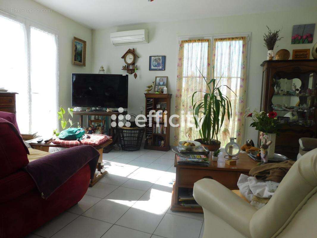 Maison à NEGREPELISSE