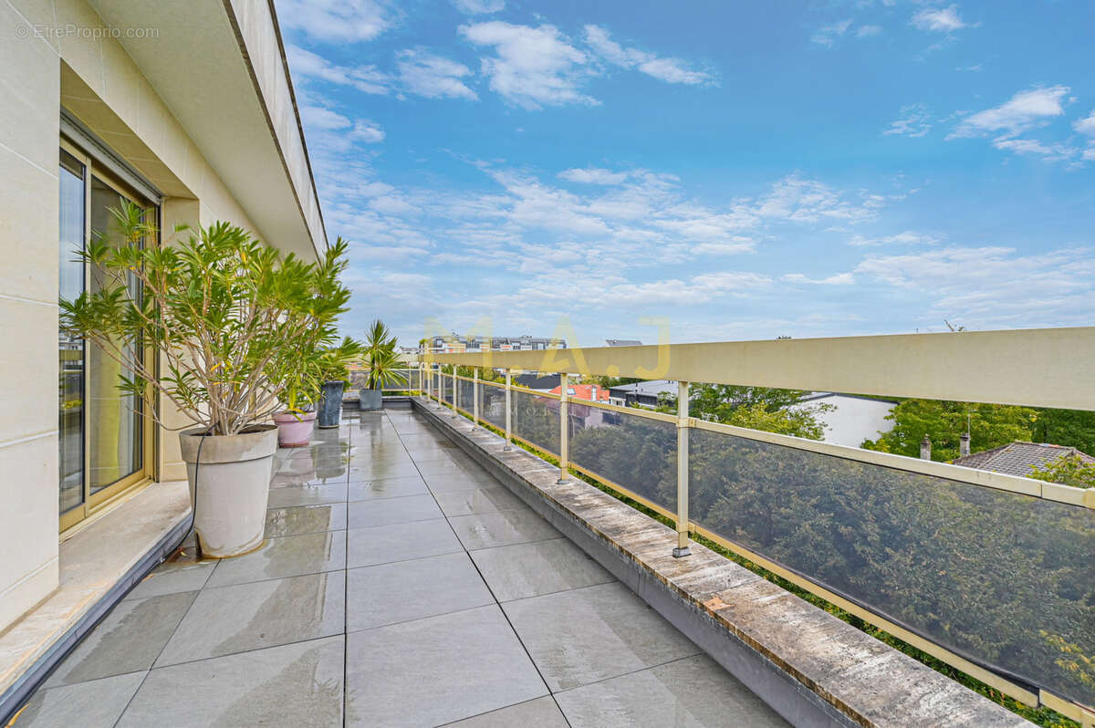 Appartement à LE PERREUX-SUR-MARNE