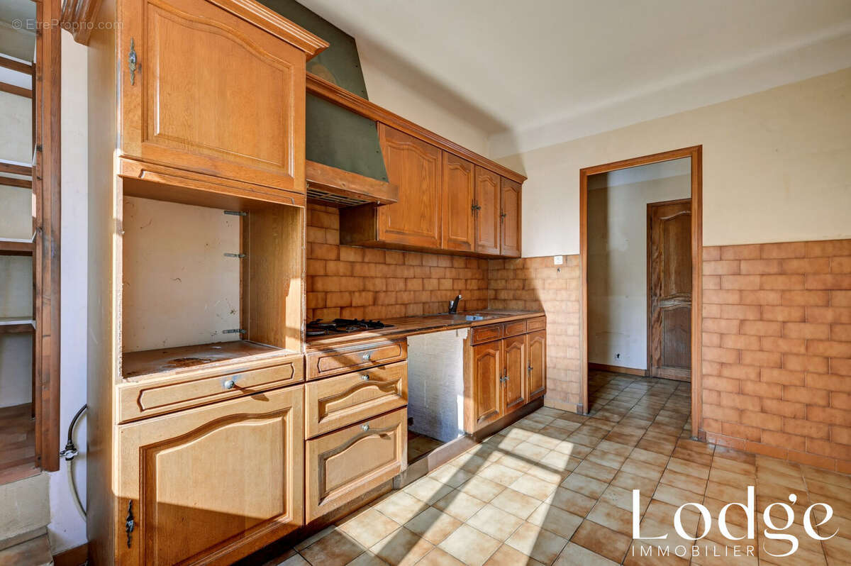 Maison à SIMIANE-COLLONGUE