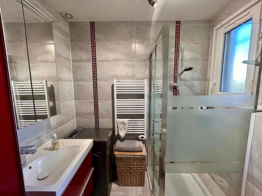 Appartement à ROQUEBRUNE-SUR-ARGENS