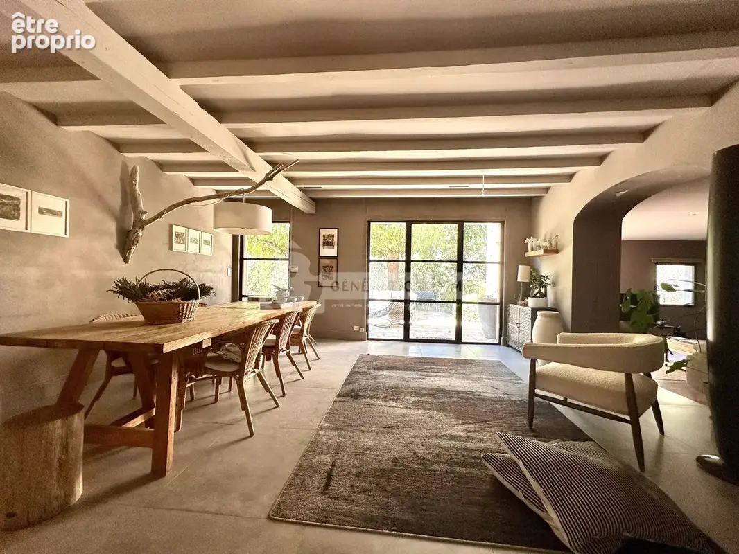 Fontvieille - Maison familiale 5 chambres sur parcelle de 1850m2 - photo 6