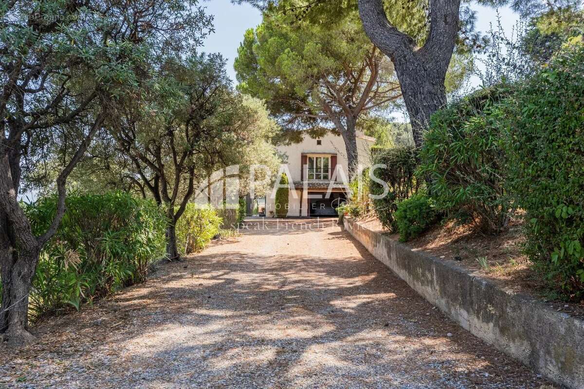 Maison - Saint-Laurent-du-Var -Les Pugets - photo 2