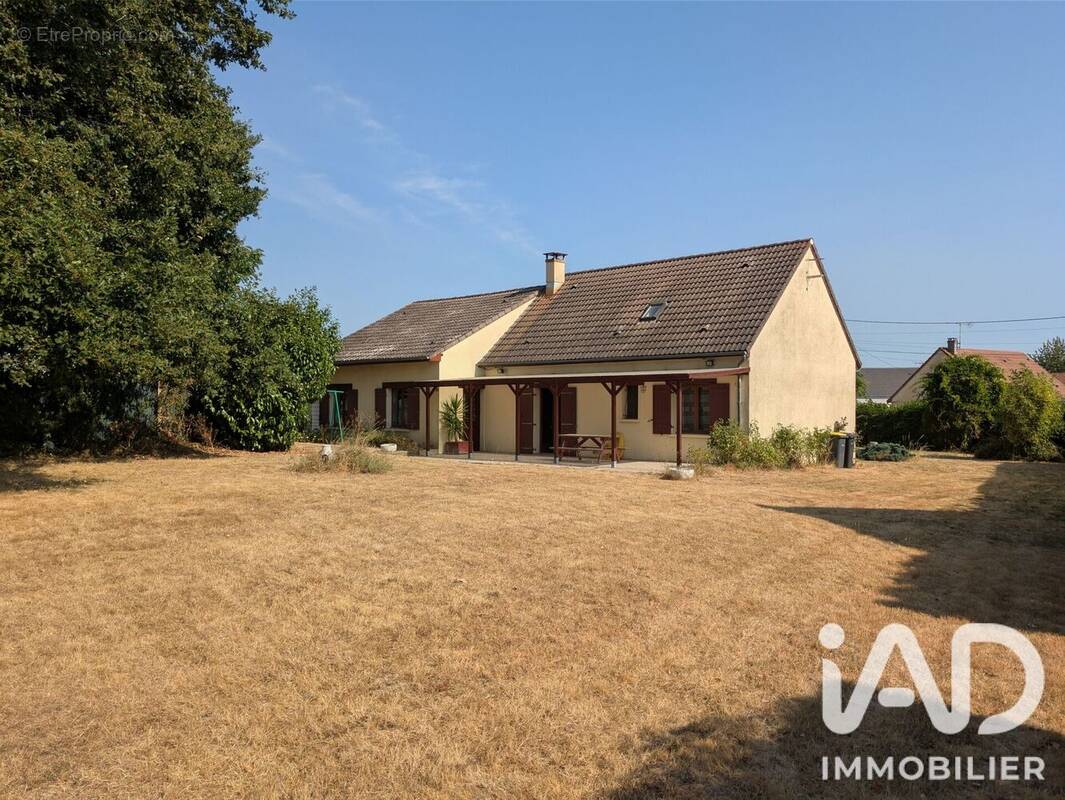 Photo 1 - Maison à FONTAINE-LA-GUYON
