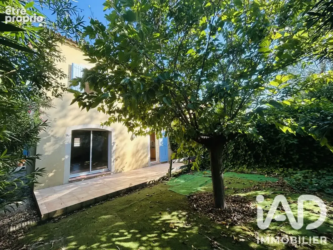 Photo 1 - Maison à ENTRAIGUES-SUR-LA-SORGUE