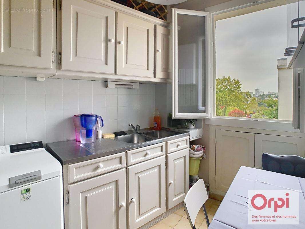 Appartement à ISSY-LES-MOULINEAUX