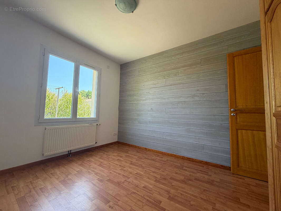 EXCLUSIVITÉ : A 2 min au Nord de Rochefort : Breuil-Magné Maison plain-pied, 3 chambres, garage, jardin - photo 6