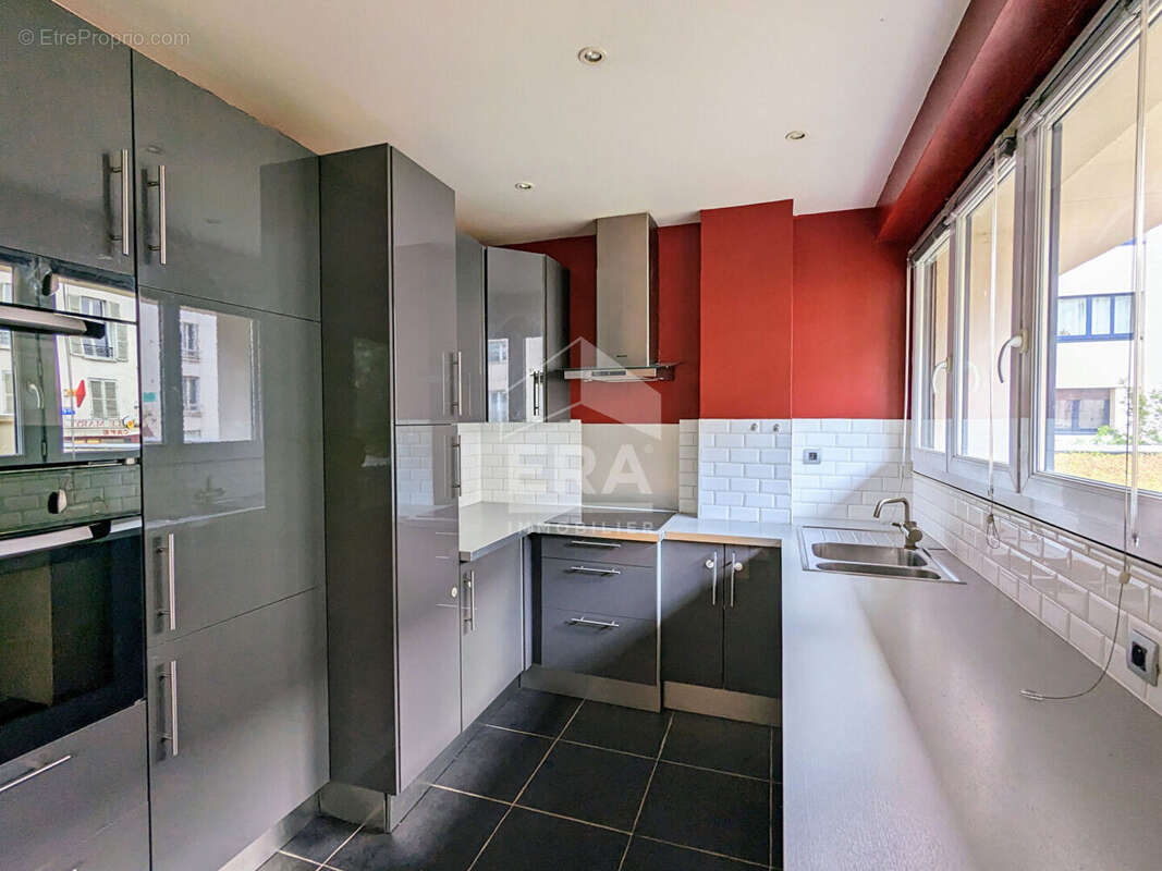 Appartement à LEVALLOIS-PERRET