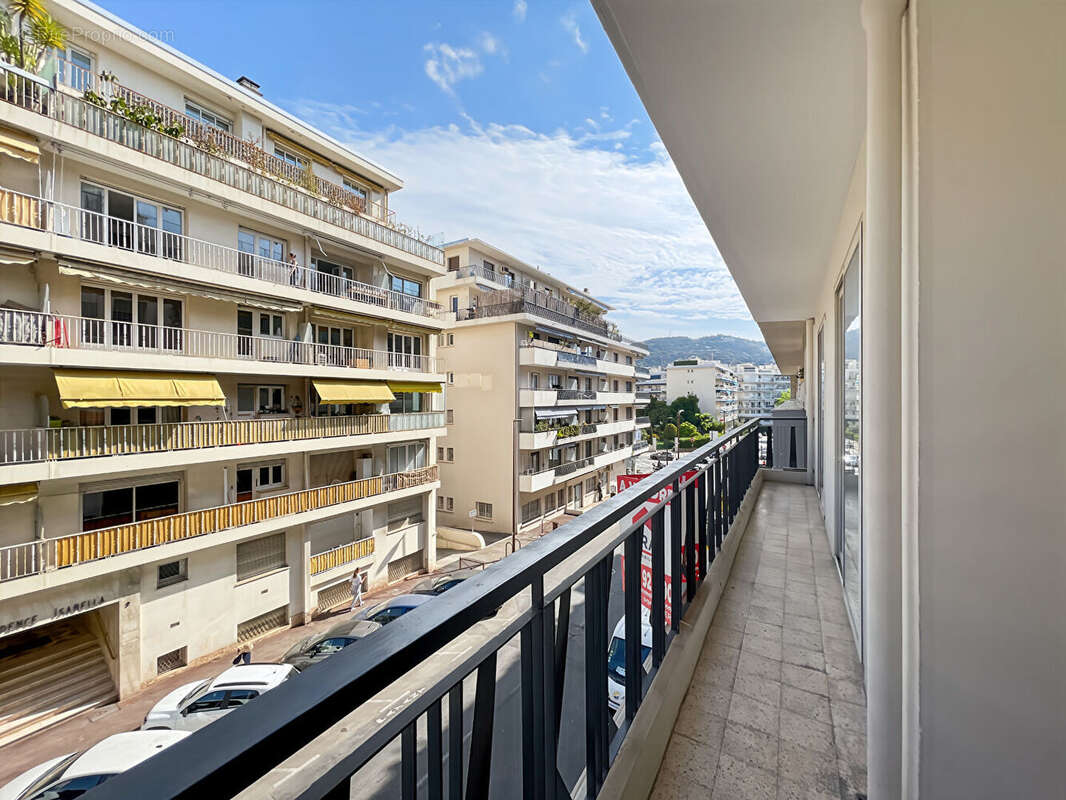 Appartement à LE CANNET