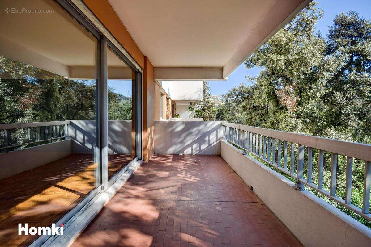 Appartement à MARSEILLE-9E