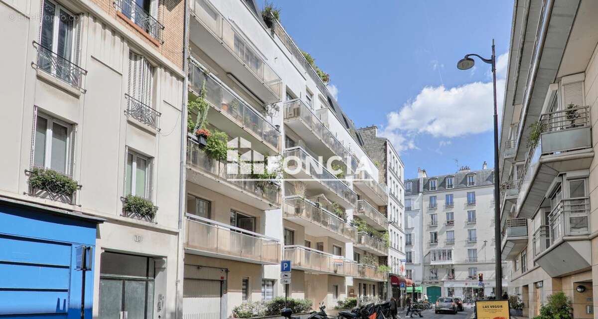 Appartement à PARIS-14E