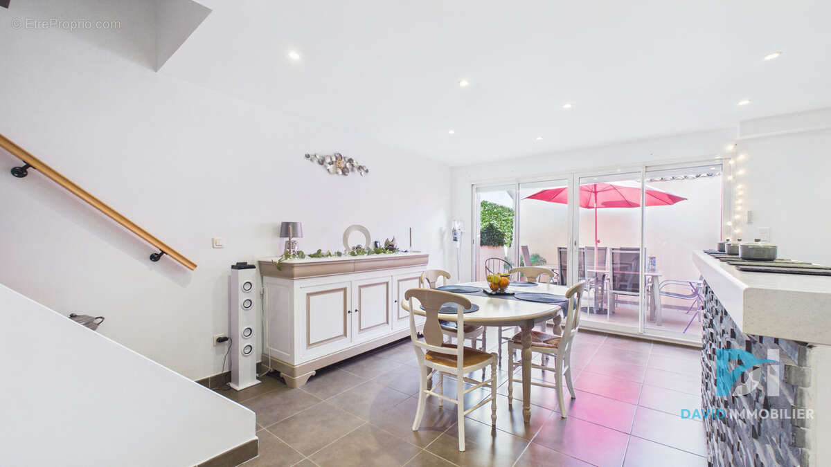 BASSAN, maison vigneronne avec double terrasse et garage. - photo 6