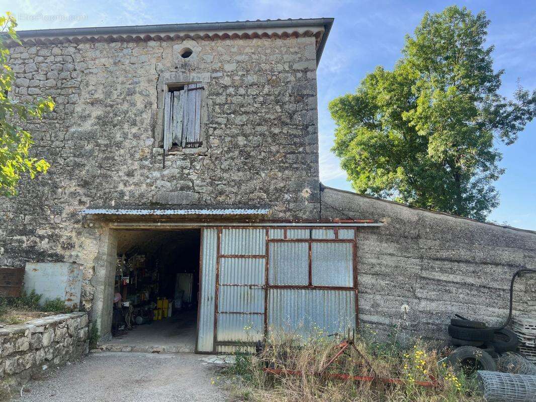 Maison à BERRIAS-ET-CASTELJAU